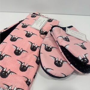 Cupcakes and cashmere Halloween bat hand towels and oven mittens